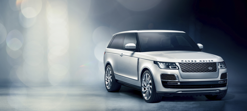 Illustration for article titled The Range Rover SV Coupe Loses Two Doors For $295,000 But It Looks Incredible